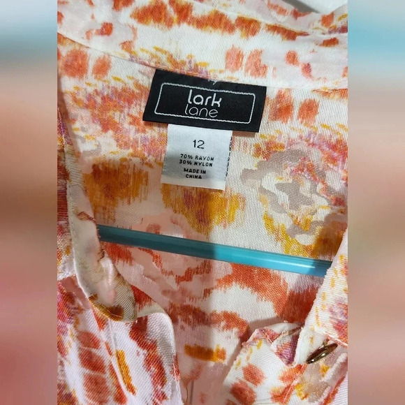 Lark & Lane Semi-Sheer Button-Front Blouse Size 12 | 3/4 Sleeve Tab Cuffs - Picture 6 of 8